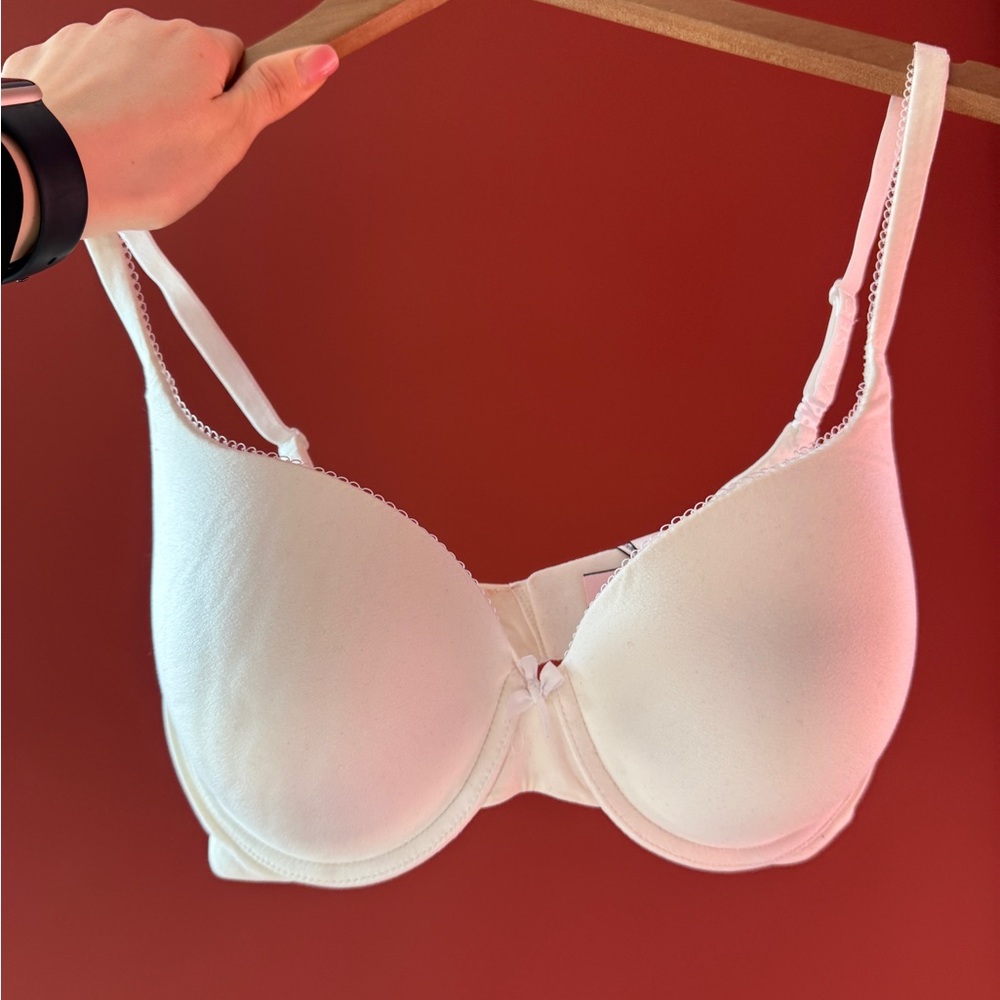Victoria's Secret BODY BY VICTORIA white Bra